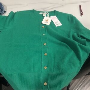 Lilly Pulitzer cashmere sweater size med  tags still on it. Retails $278